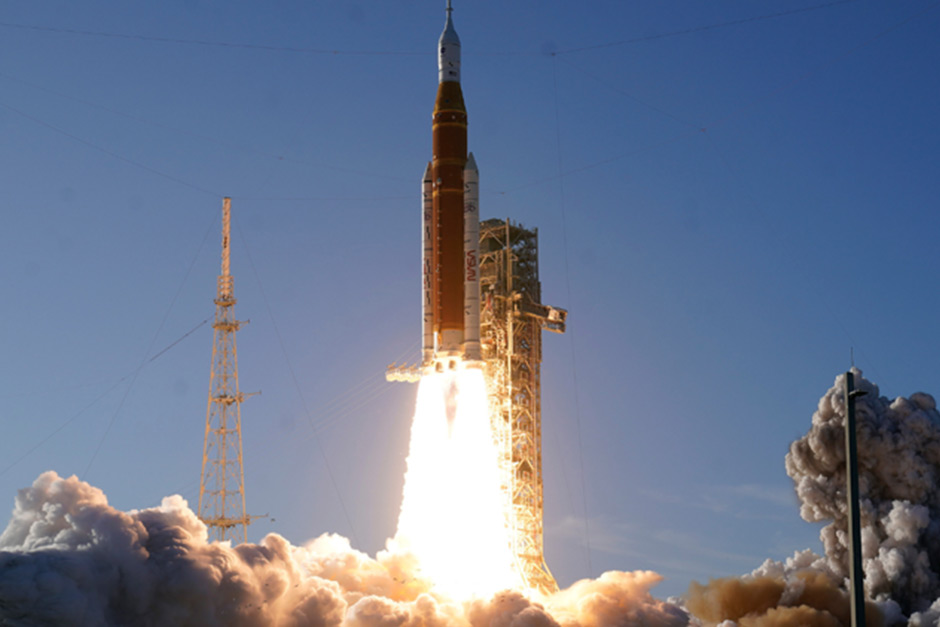 NASA greenlights a 6-minute engine boost to send Artemis II to the moon. NASA greenlights a 6-minute engine boost to send Artemis II to the moon.