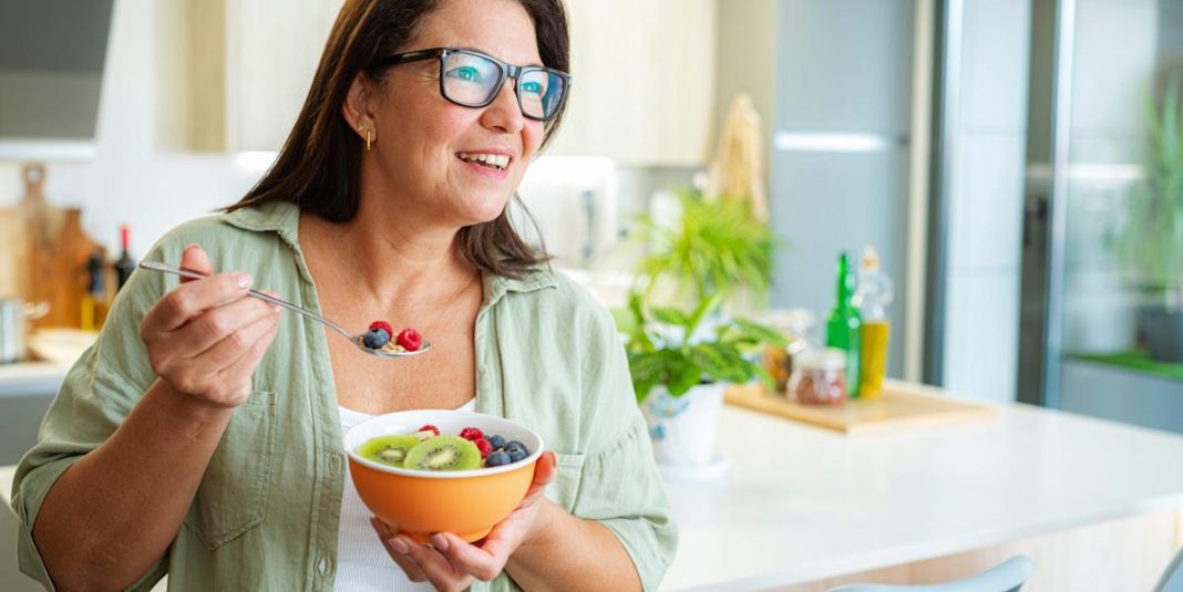 Dietitians say this is the best fruit to eat for stable blood sugar.