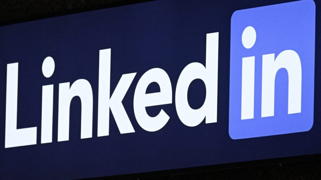 LinkedIn's Browser Extension Scans Ignite Controversy and Draw Lawsuits