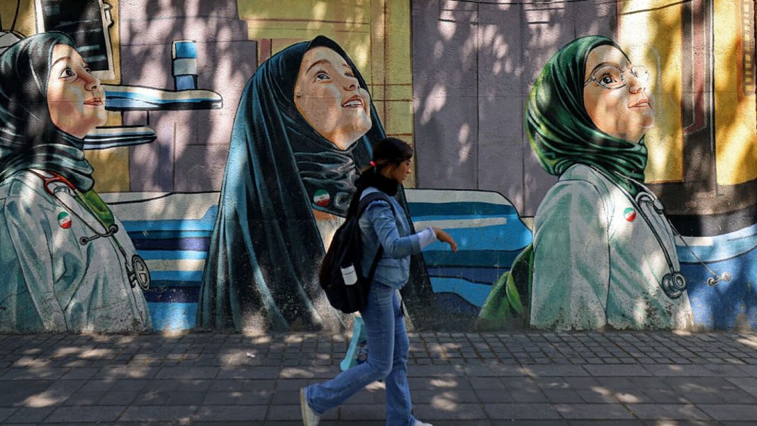 Trump's Red Line: Iranian Ships Approaching Hormuz Blockade Face Sinking Trump's Red Line: Iranian Ships Approaching Hormuz Blockade Face Sinking