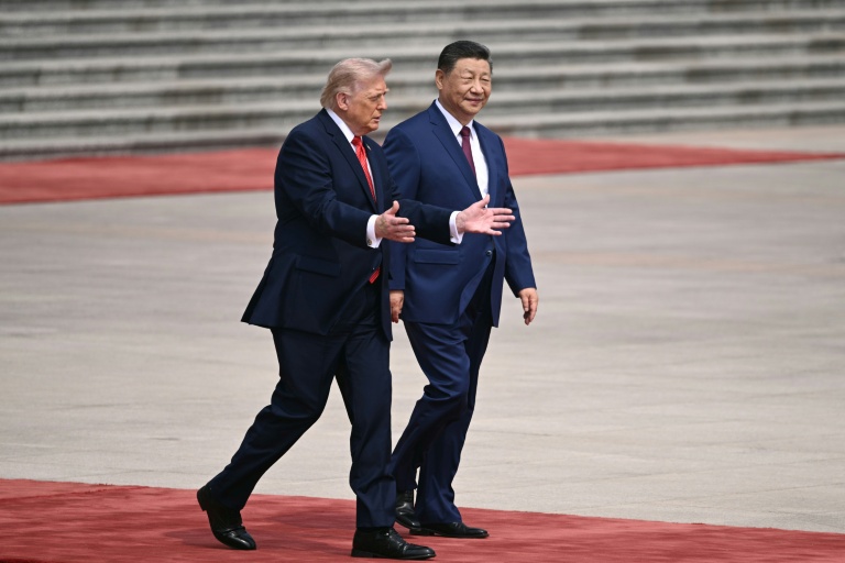 Asian stocks are mixed as investors try to make sense of the big Trump-Xi meeting and the AI rally.