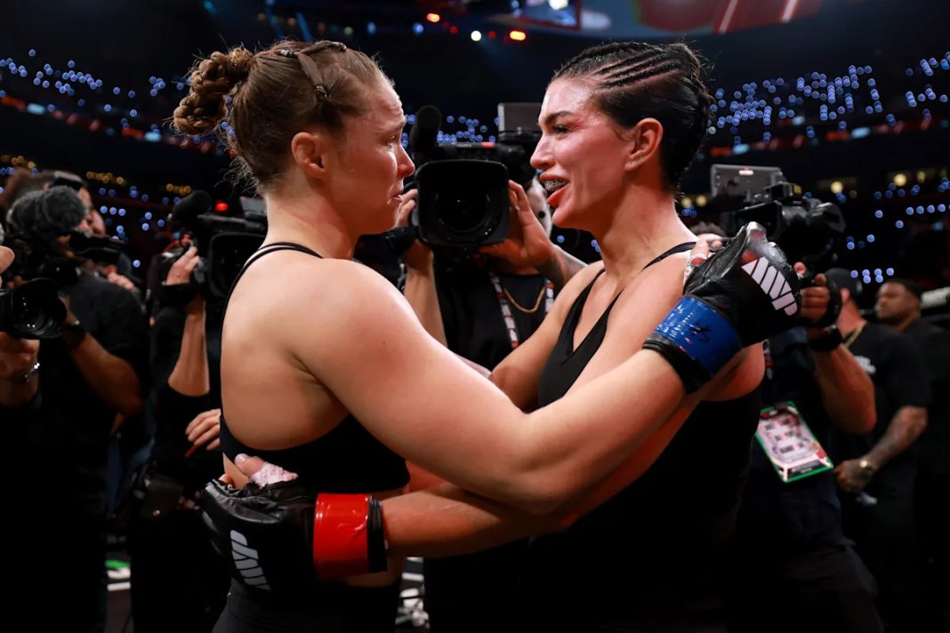 What a comeback! Ronda Rousey crushes Gina Carano in 17 seconds with an armbar on Netflix. What a comeback! Ronda Rousey crushes Gina Carano in 17 seconds with an armbar on Netflix.