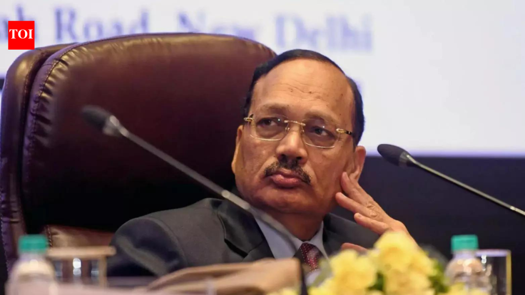 'Youngsters like cockroaches': CJI on unemployed youth turning activists, attacking everyone