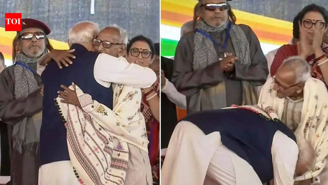 Watch: PM Modi touches feet of 98-year old Makhanlal Sarkar during West Bengal swearing-in ceremony - who is he?