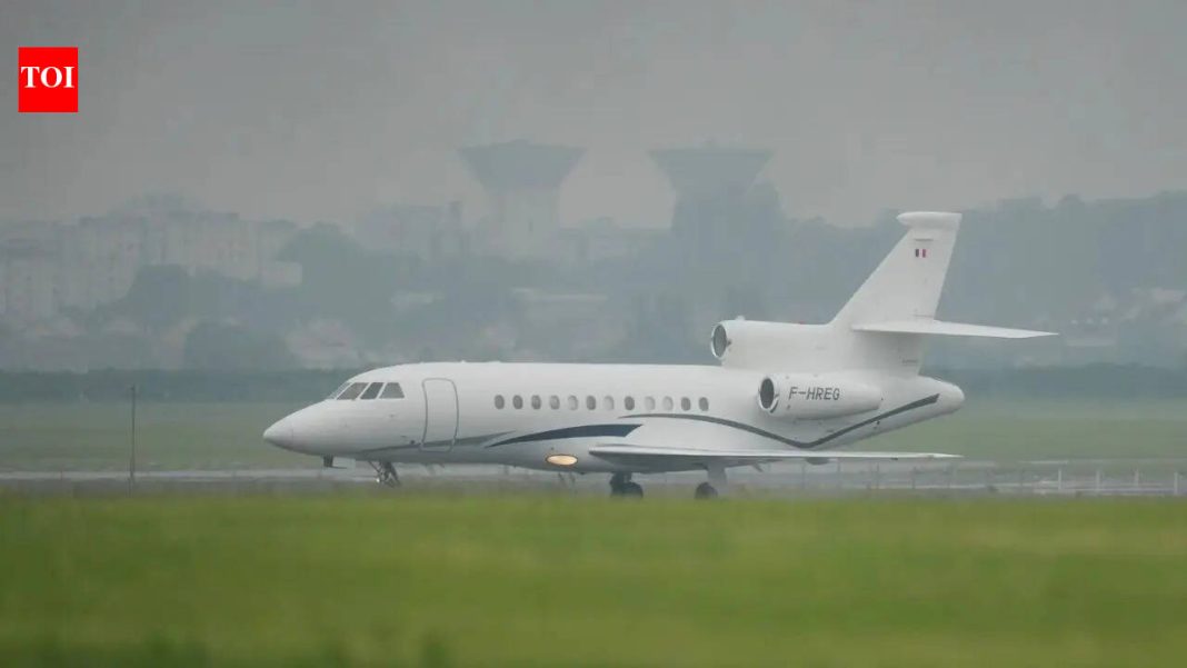 Plane carrying 22 UK citizens evacuated from hantavirus Plane carrying 22 UK citizens evacuated from hantavirus