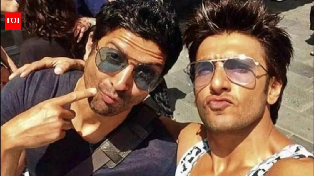 Farhan Akhtar takes 'Don 3' dispute with Ranveer Singh to FWICE, decision expected to be taken on Monday after a press conference Farhan Akhtar takes 'Don 3' dispute with Ranveer Singh to FWICE, decision expected to be taken on Monday after a press conference