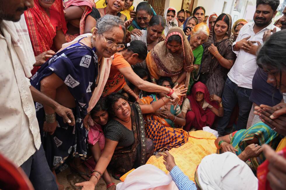 Storms kill at least 96 in India's Uttar Pradesh state