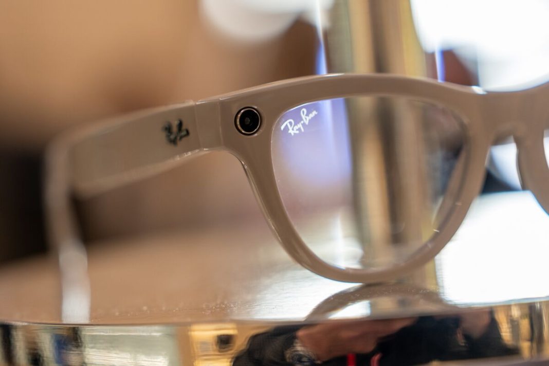 Apple wants to do for glasses what it did for watches. Apple wants to do for glasses what it did for watches.